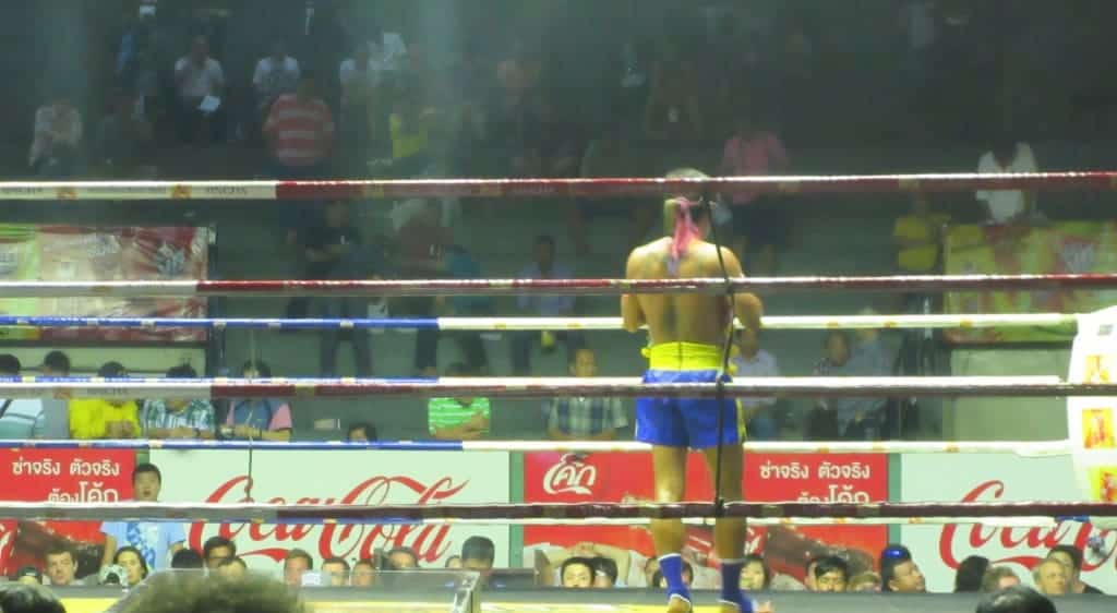 Muay Thai fighting at Rajadamnern Stadium 